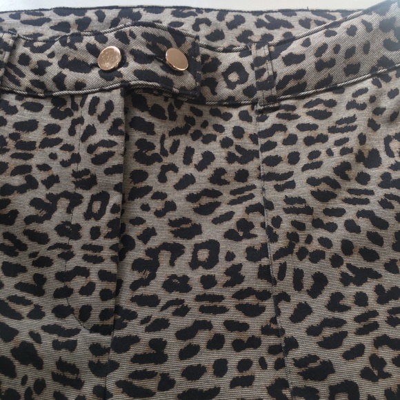 2/$18 Lilly Morgan Leopard Print Pants Size Medium - Picture 10 of 14